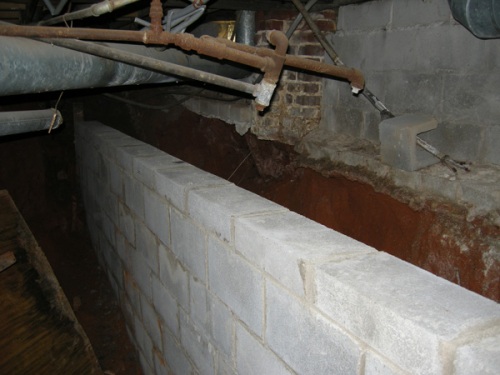 Cinder block retaining wall